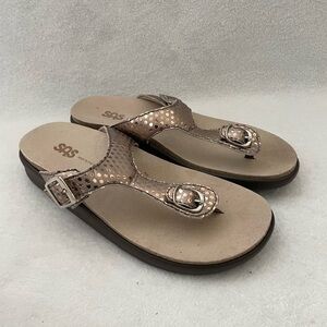 SOLD - SAS Women Sanibel Thong Sandals 8.5 M Metallic Gold Leather Buckle